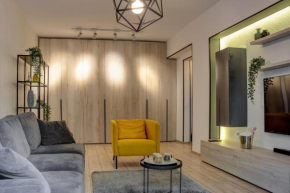 CHANTTAL Luxury - UNIVERSITY